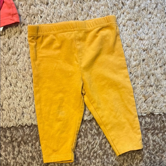 Assorted set of shirts, sleeper and pants. - Picture 16 of 16